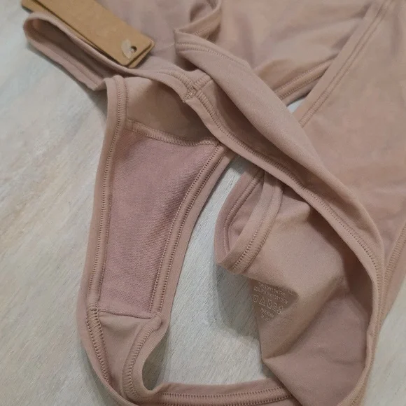 SKIMS Fits Everybody Thong NWT 4X DUSK - Picture 6 of 8